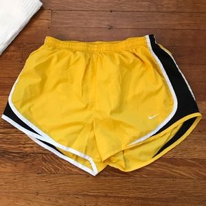Nike Dri-fit tempo shorts - size M